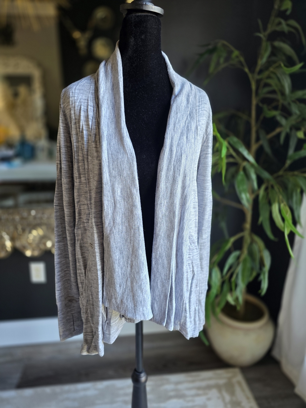 Athleta Women Pranayama Nirvana Restore Wrap Cardigan Sweater Grey size X Small